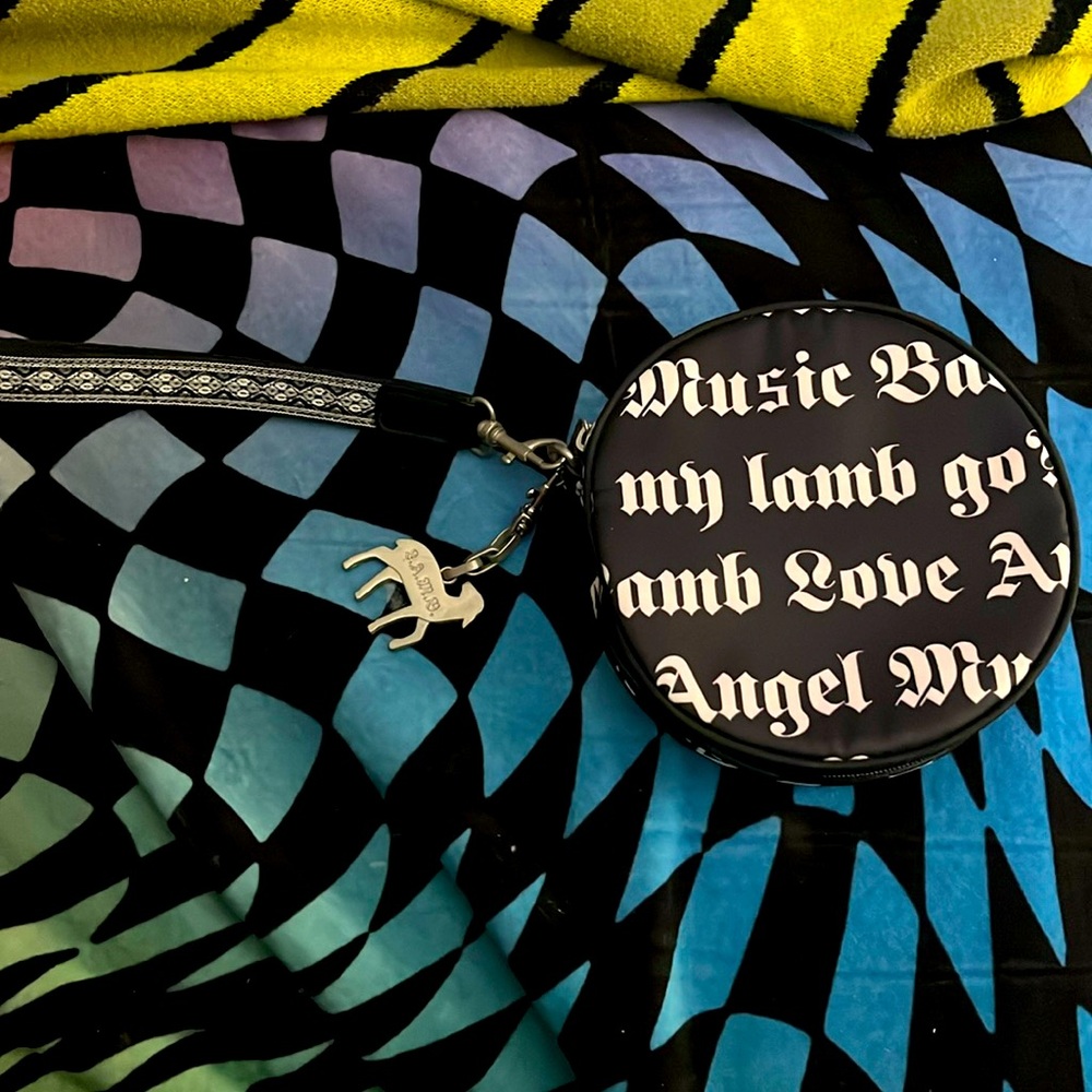 ✨🆕SUPER RARE L.A.M.B Gwen Stefani for lesportsac Black CD Case W/Charm!BNWOT!